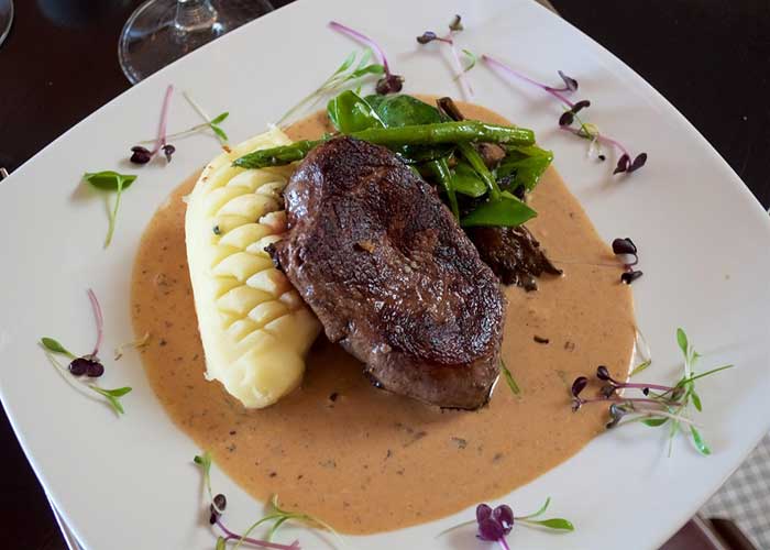 Solomillo de cerdo en salsa de foie