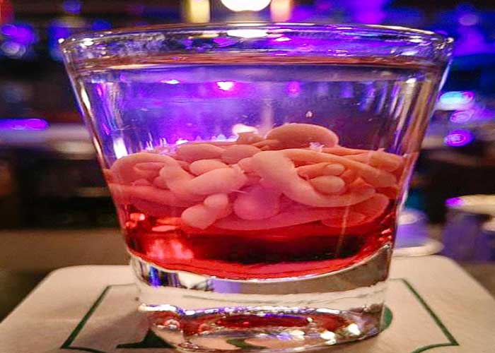 Cóctel cerebrito muy típico de Halloween