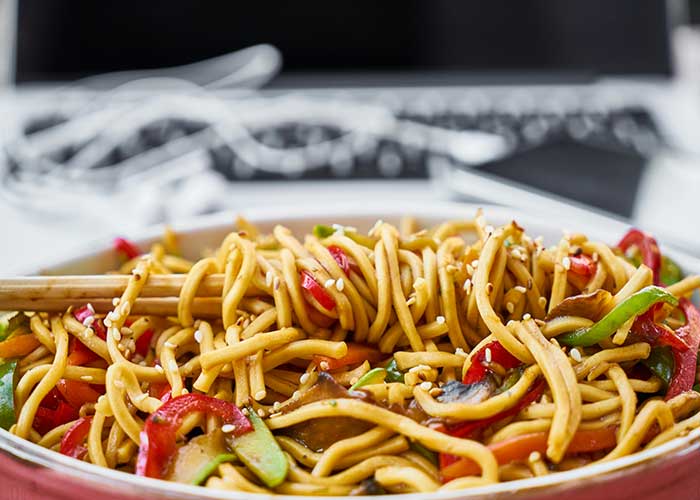 Yaki udon con verduras